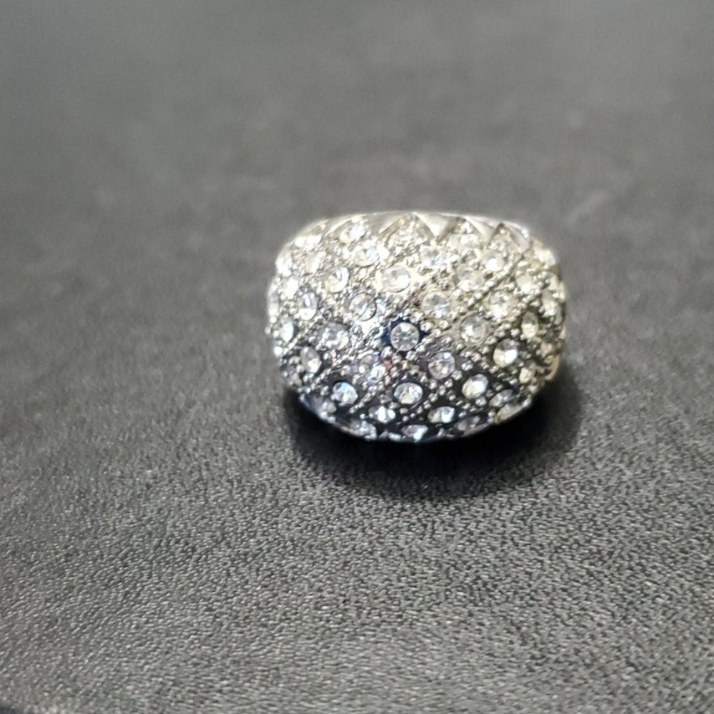 Silver tone rhinestone bling ring size 7